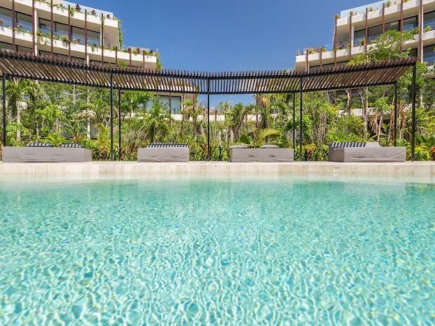 Luxury - Stunning Pool View & Amenities Apartment Tulum