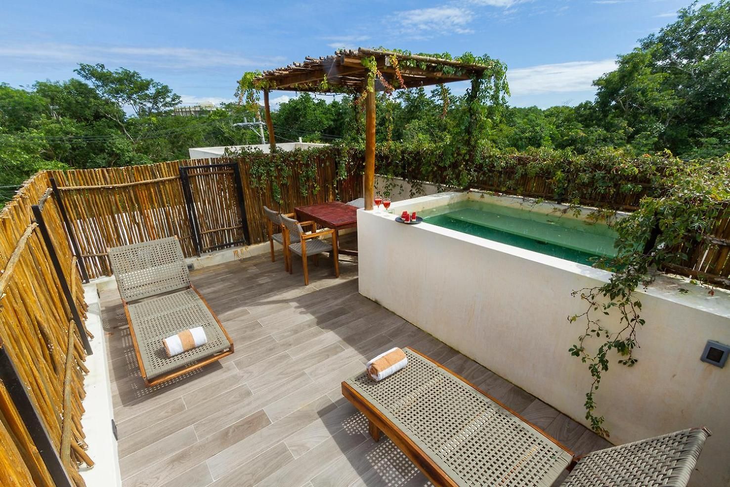 Illuminated Space Y Private Pool Hotel cápsula Tulum
