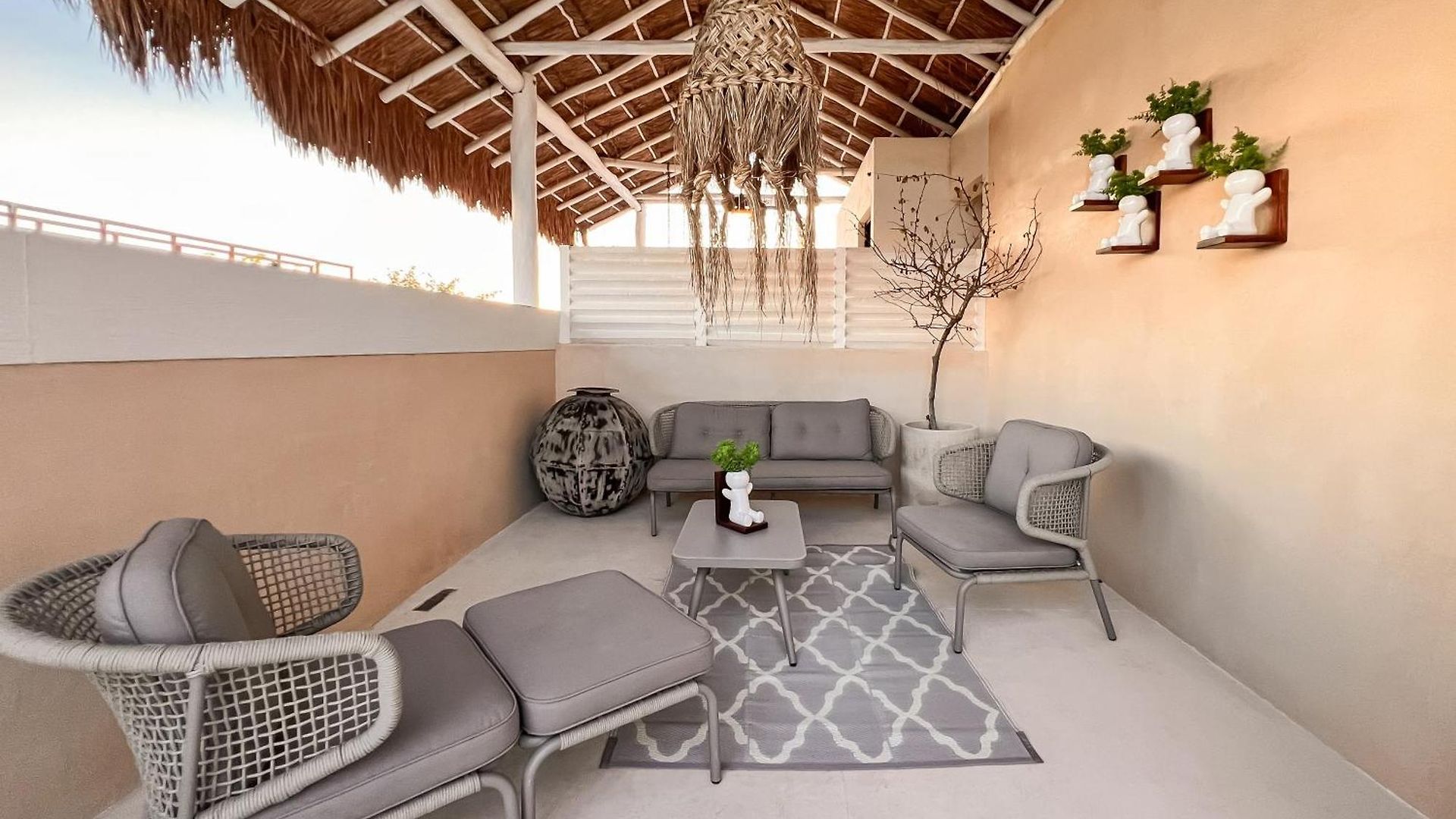 Apartment Stylish Mexican Interior Ph- Private Rooftop -gated Community *