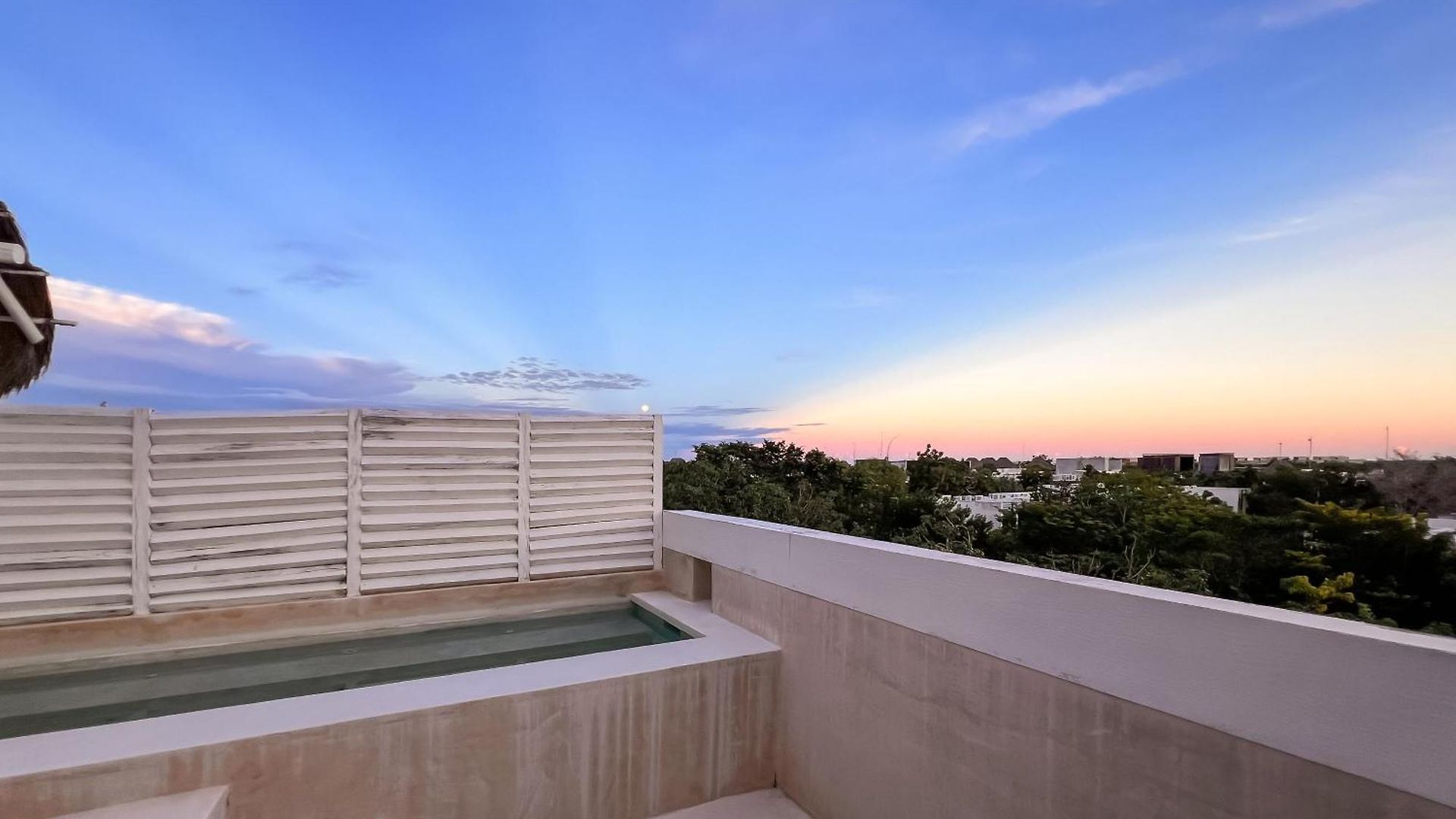 Stylish Mexican Interior Ph- Private Rooftop -gated Community *