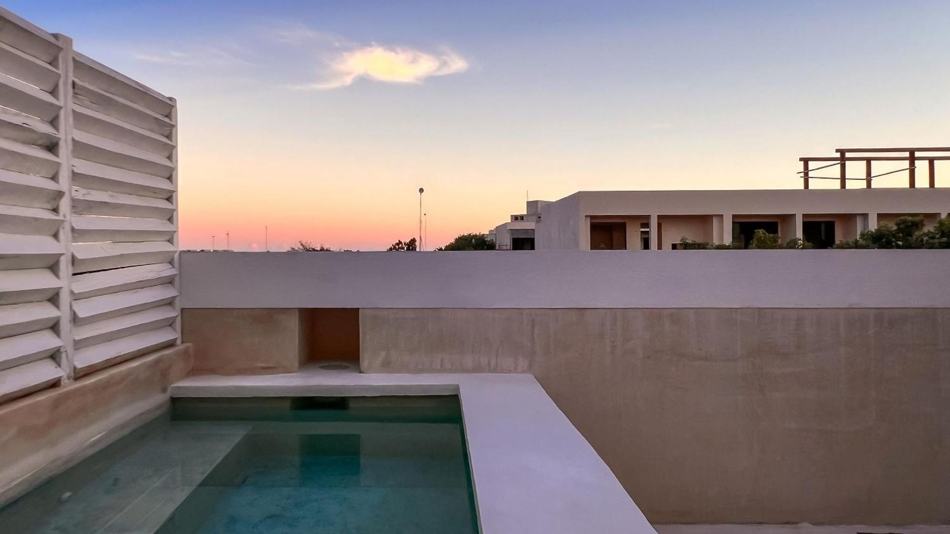 Apartment Stylish Mexican Interior Ph- Private Rooftop -gated Community *