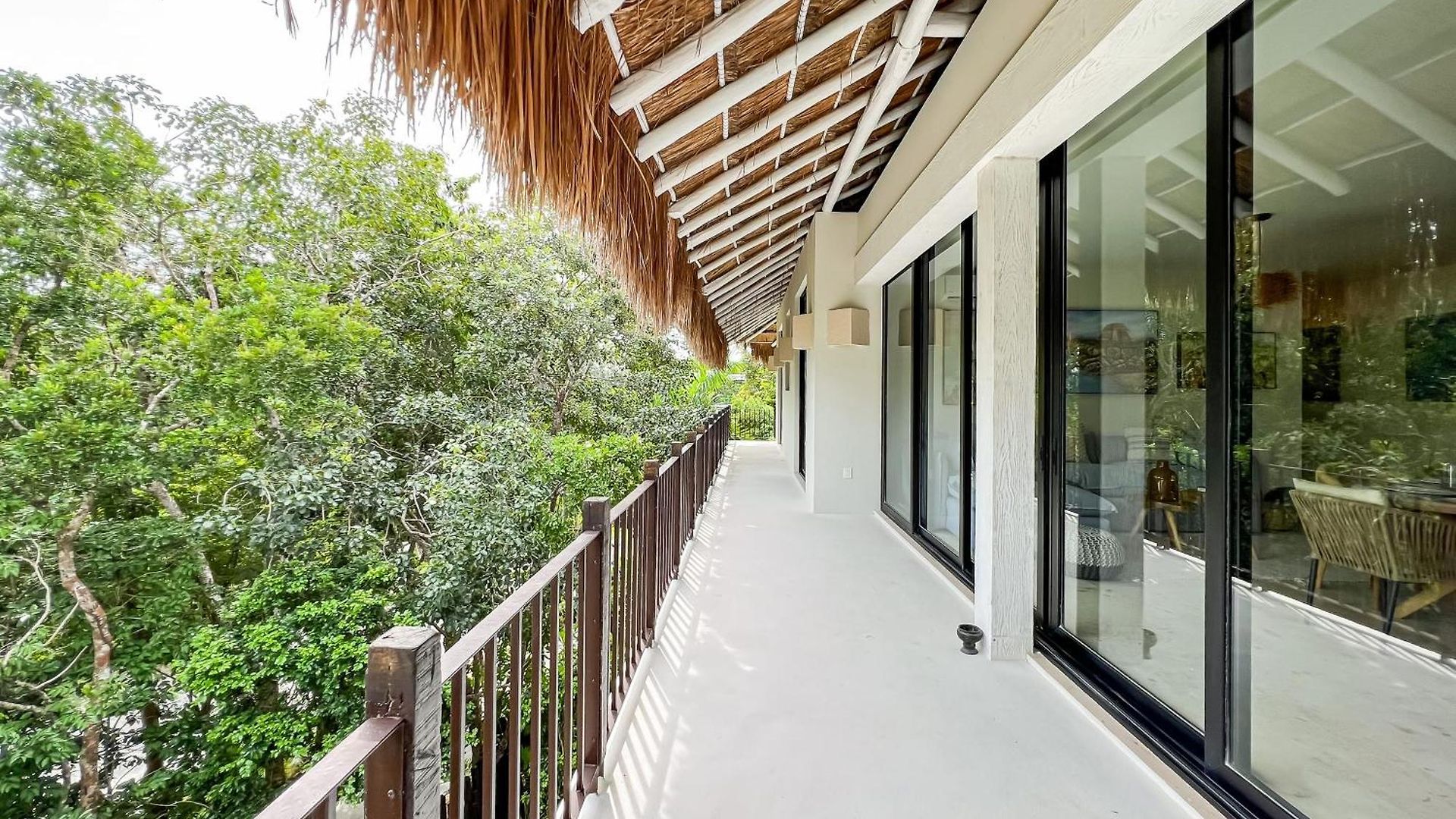 Stylish Mexican Interior Ph- Private Rooftop -gated Community *