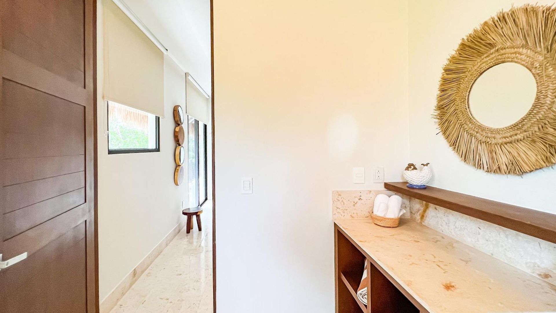 Stylish Mexican Interior Ph- Private Rooftop -gated Community Apartment
