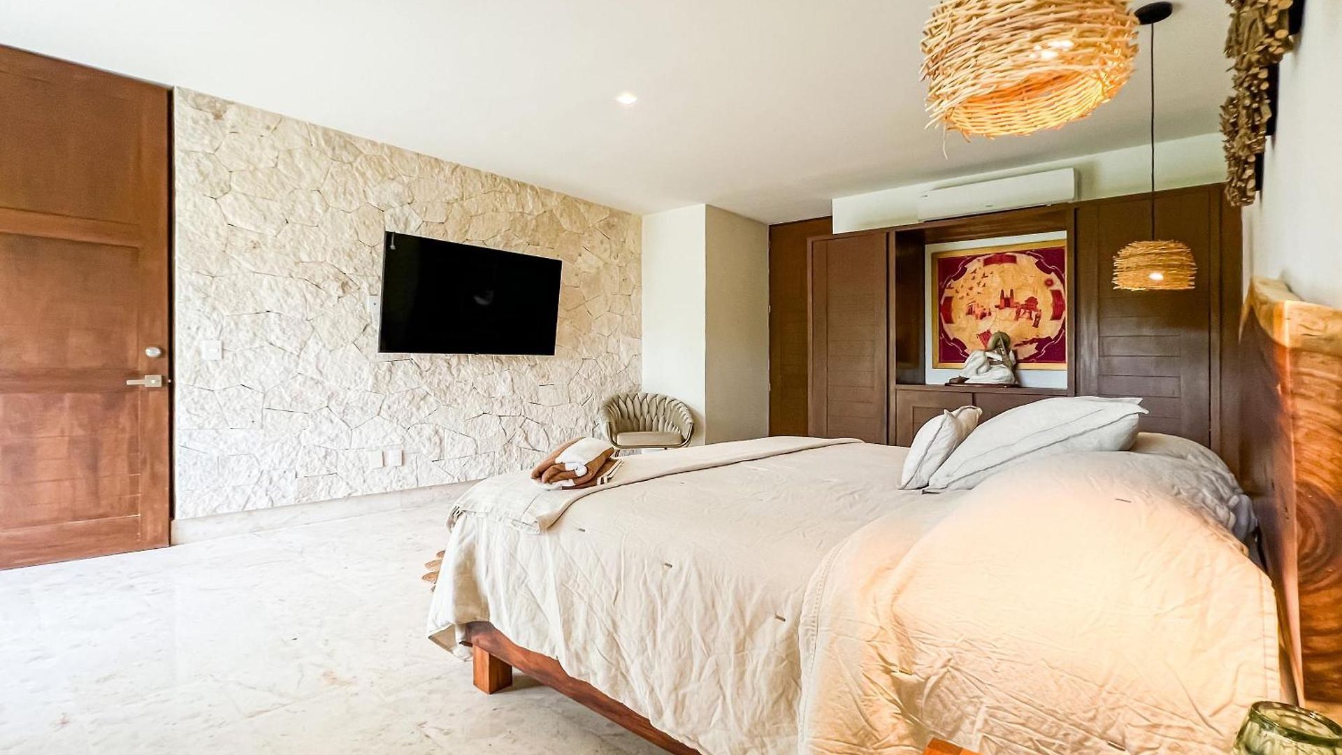 Apartment Stylish Mexican Interior Ph- Private Rooftop -gated Community