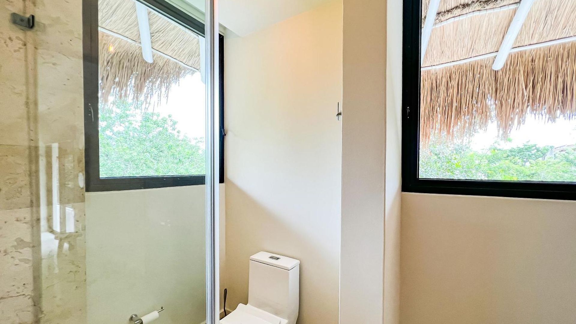Stylish Mexican Interior Ph- Private Rooftop -gated Community