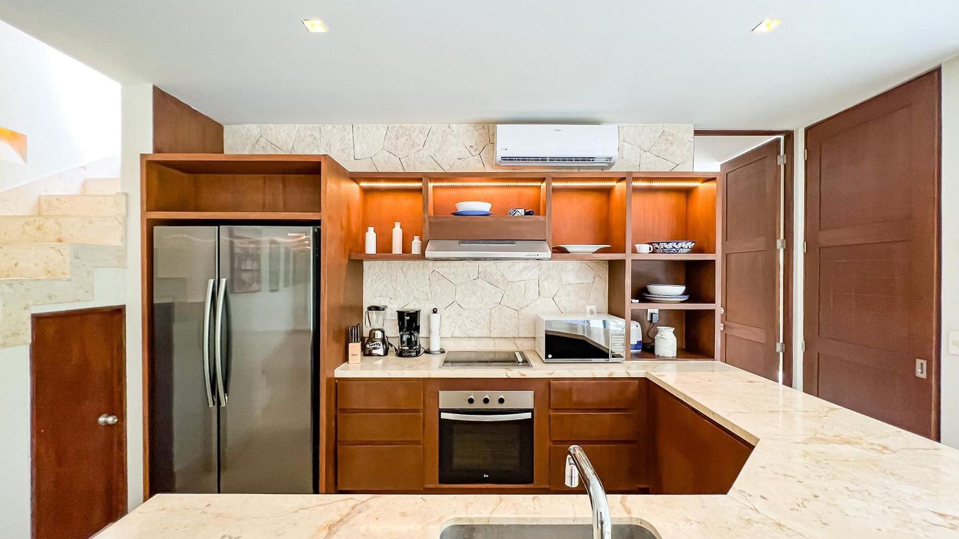 Apartment Stylish Mexican Interior Ph- Private Rooftop -gated Community
