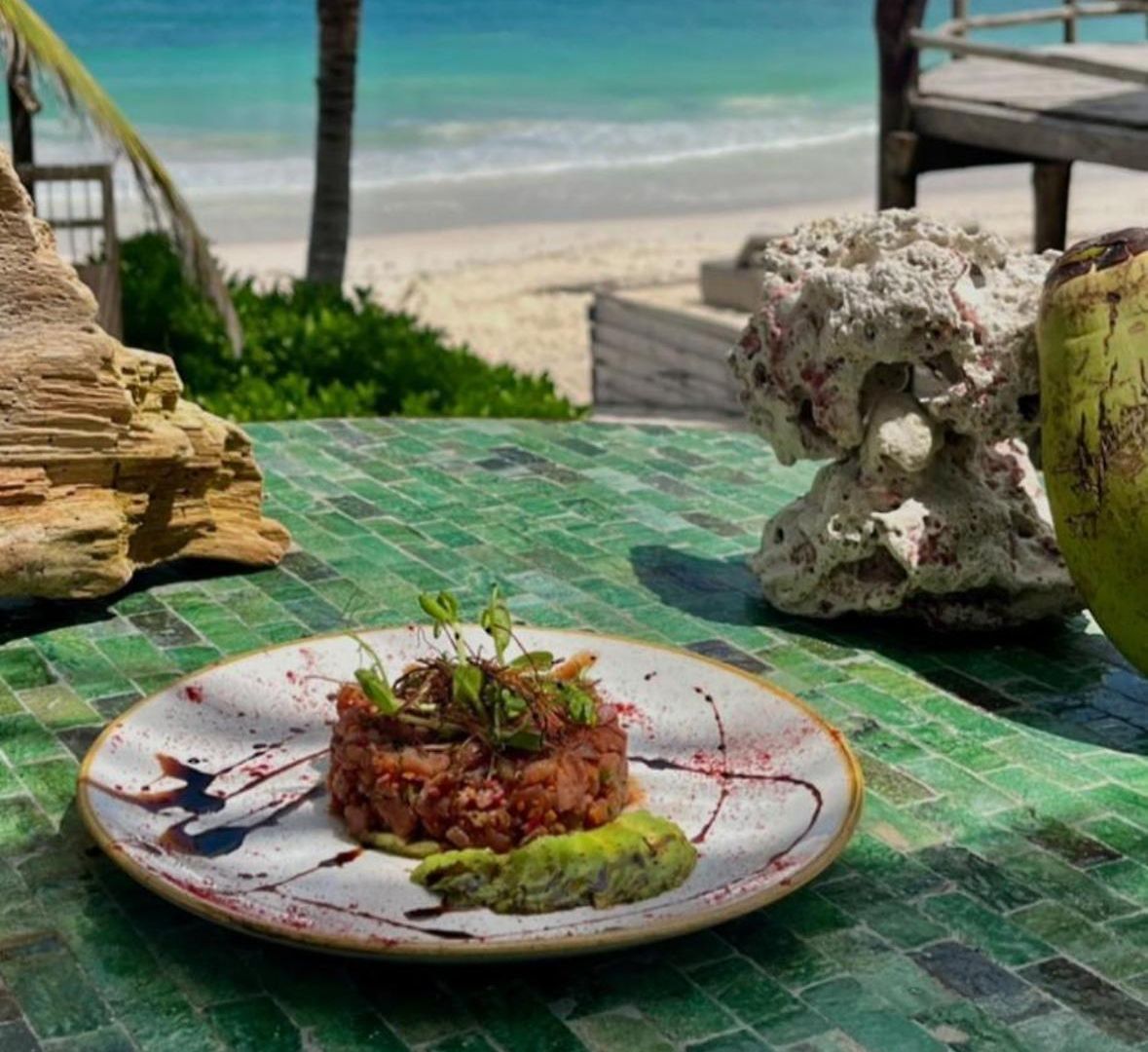 Amana , Front Tulum