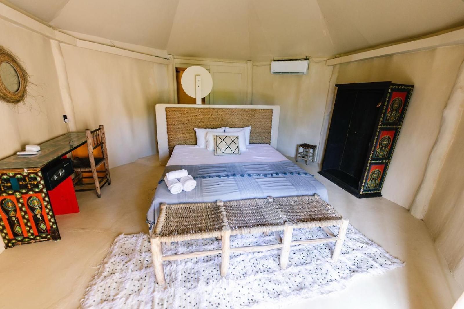 Amana , Front Tulum