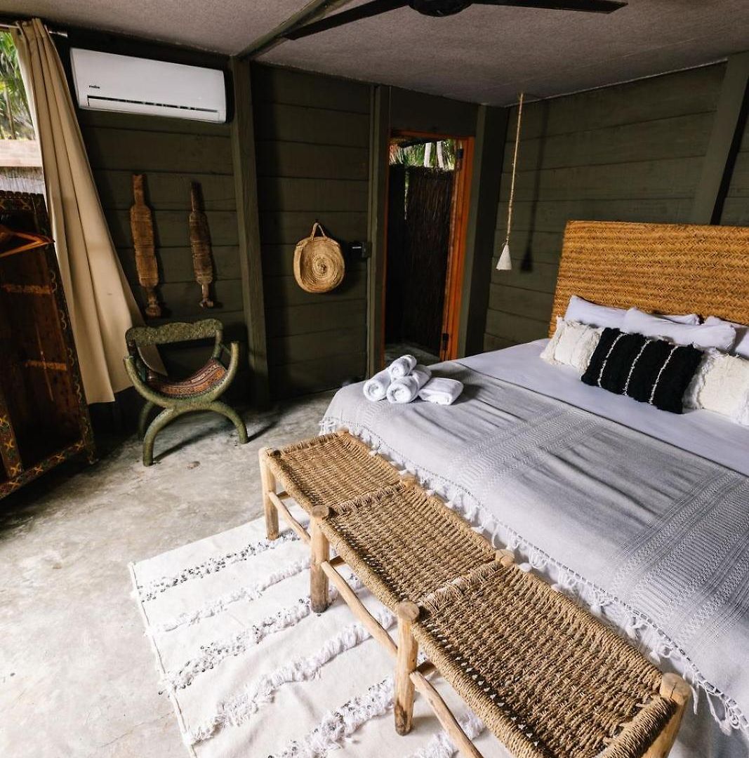 Amana , Front * Tulum
