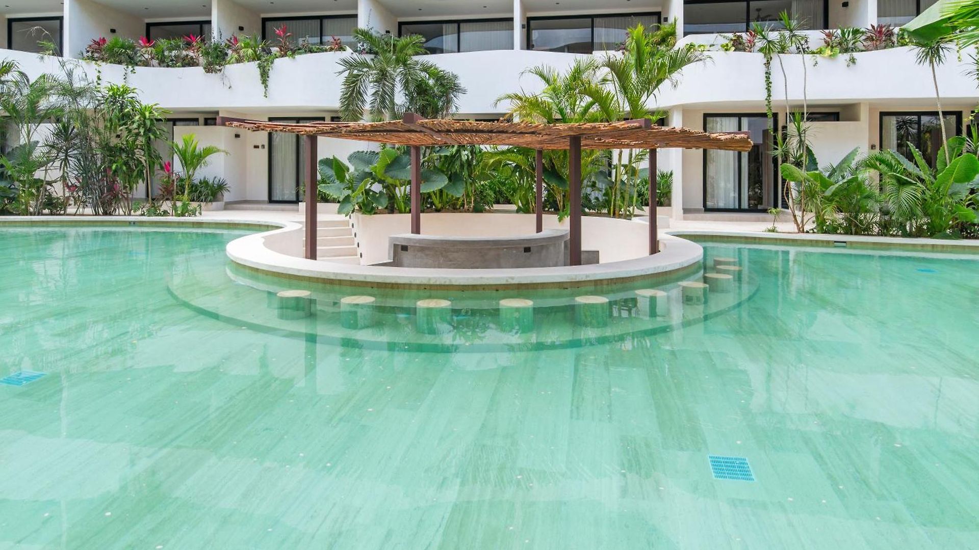 Guest - Elements Hotel