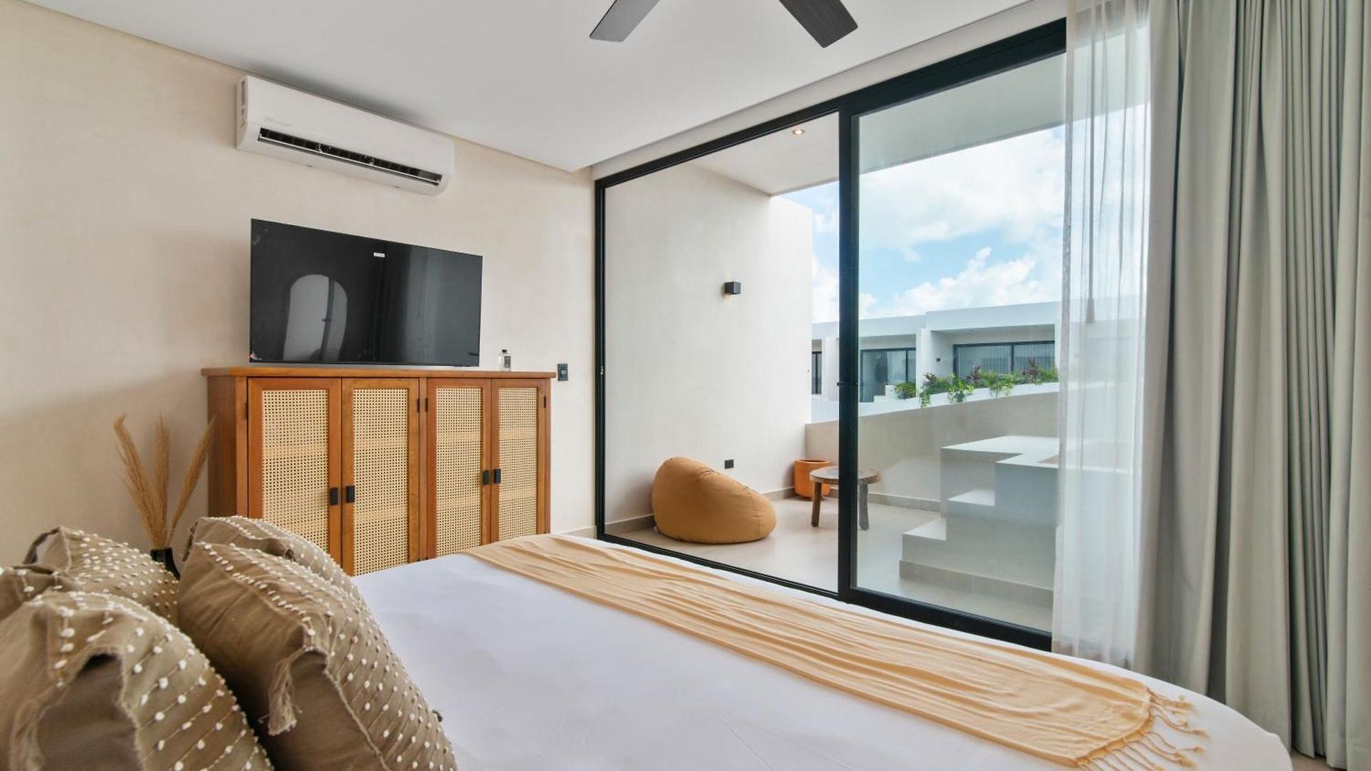 Guest - Elements 4*