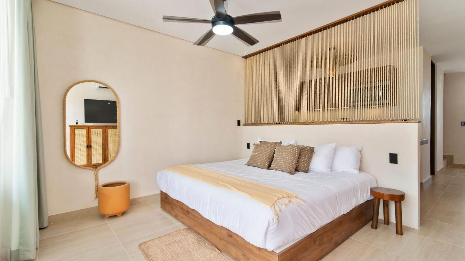 Guest - Elements Hotel