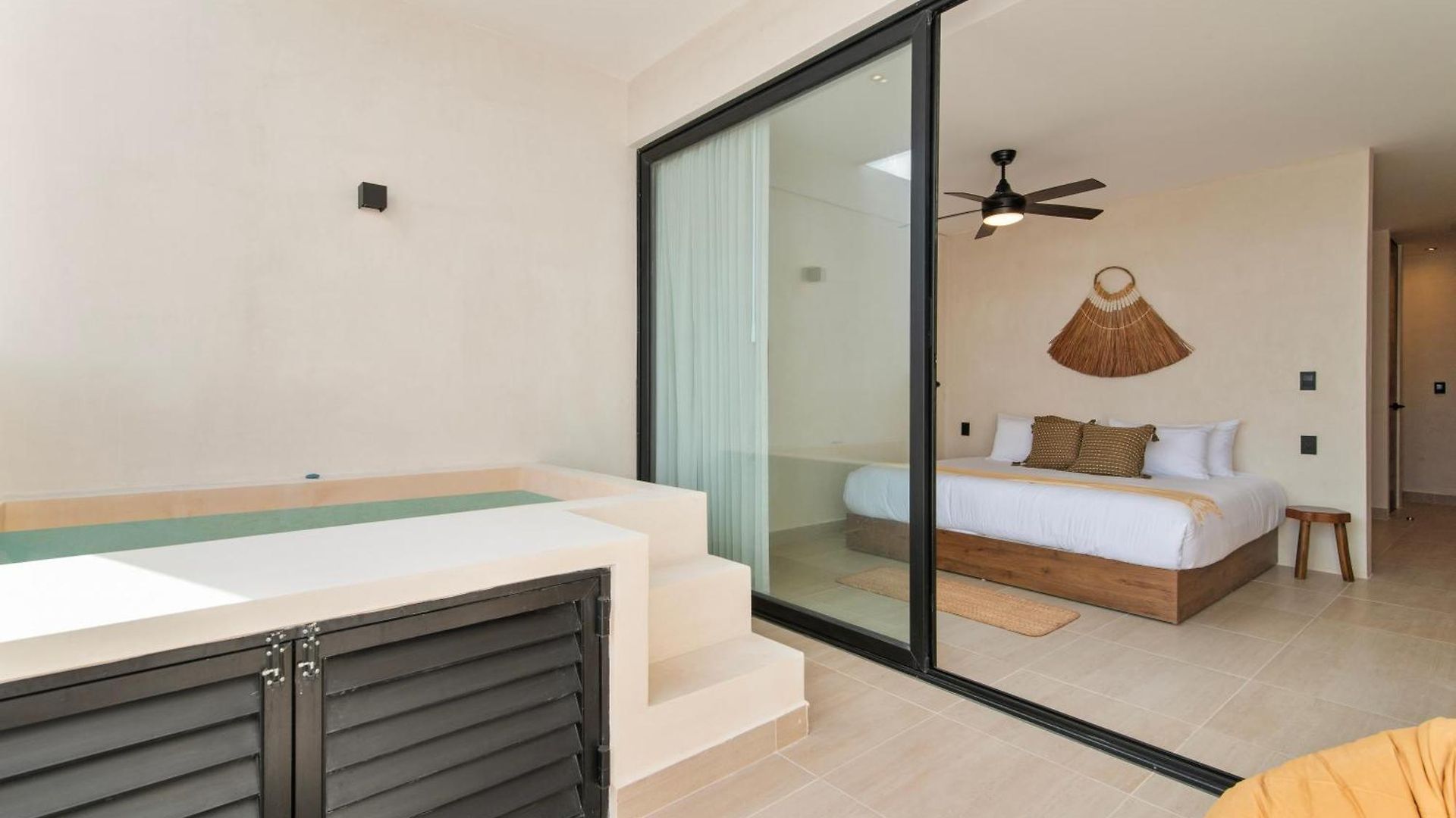 Hotel Guest - Elements 4*
