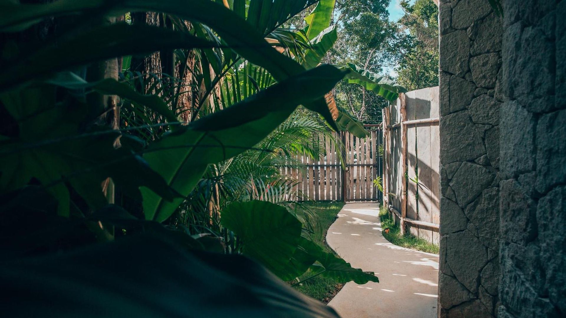 Villa Jungle Rooftop -priv Pool-bathtub-jacuzzi 2a *