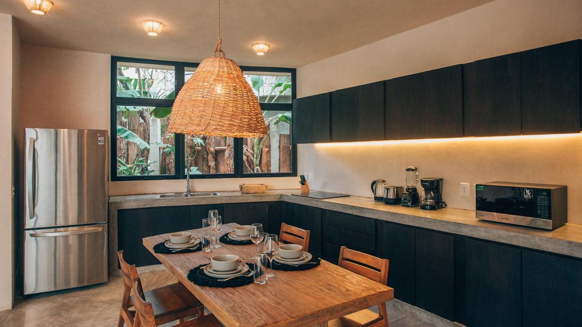 Villa Jungle Rooftop -priv Pool-bathtub-jacuzzi 2a
