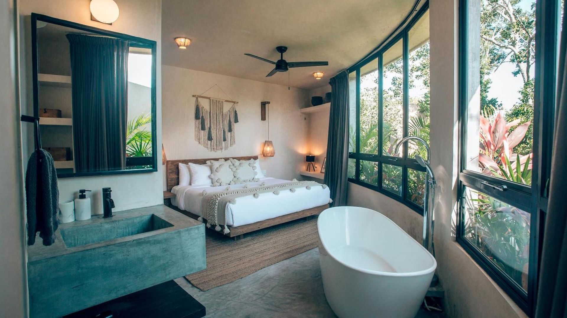 Villa Jungle Rooftop -priv Pool-bathtub-jacuzzi 2a *