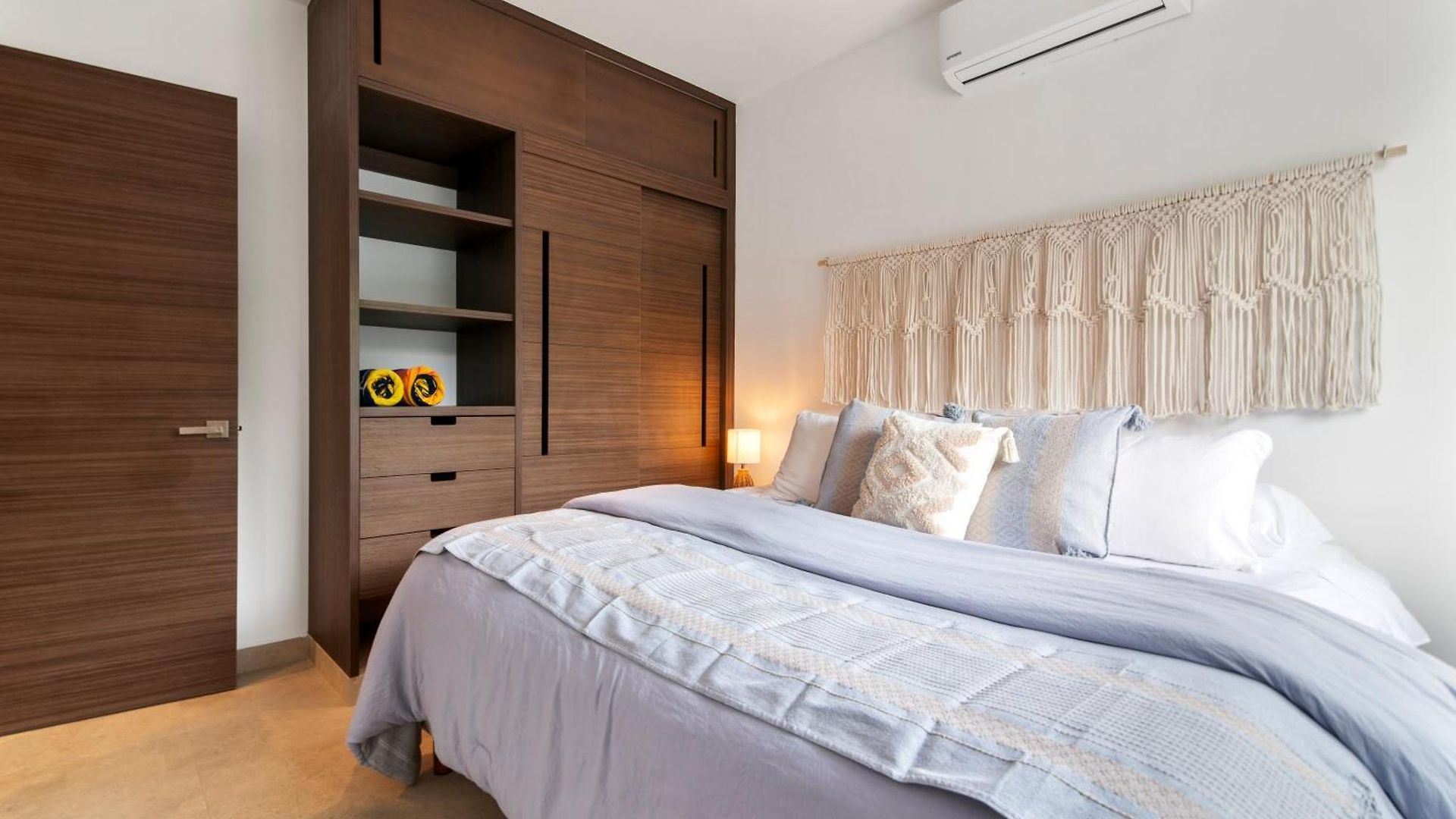 Encanto Private Balcony 2 Pools Gym Only 5 Minutes To Beaches Apartamento