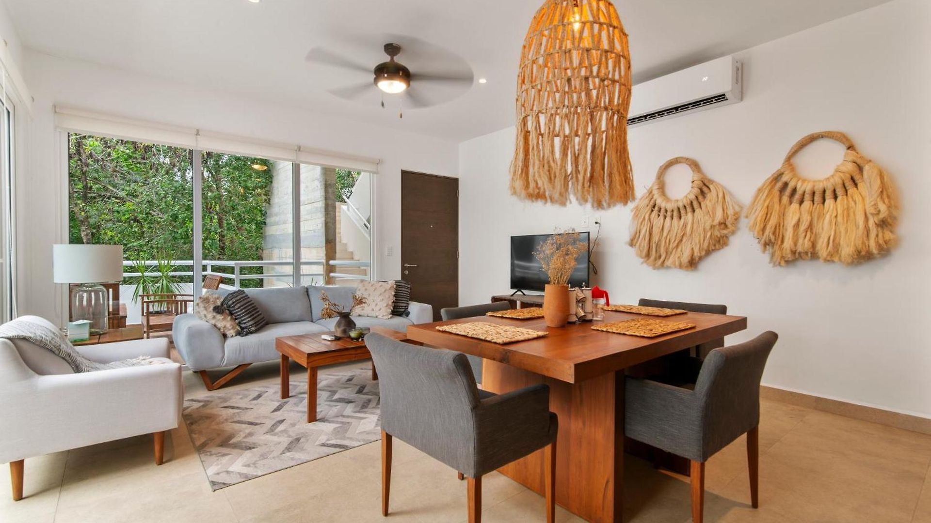 Encanto Private Balcony 2 Pools Gym Only 5 Minutes To Beaches Apartamento *