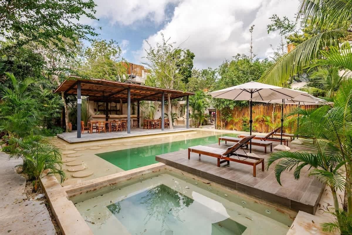 Bambu Con Alberca Privada En Villa