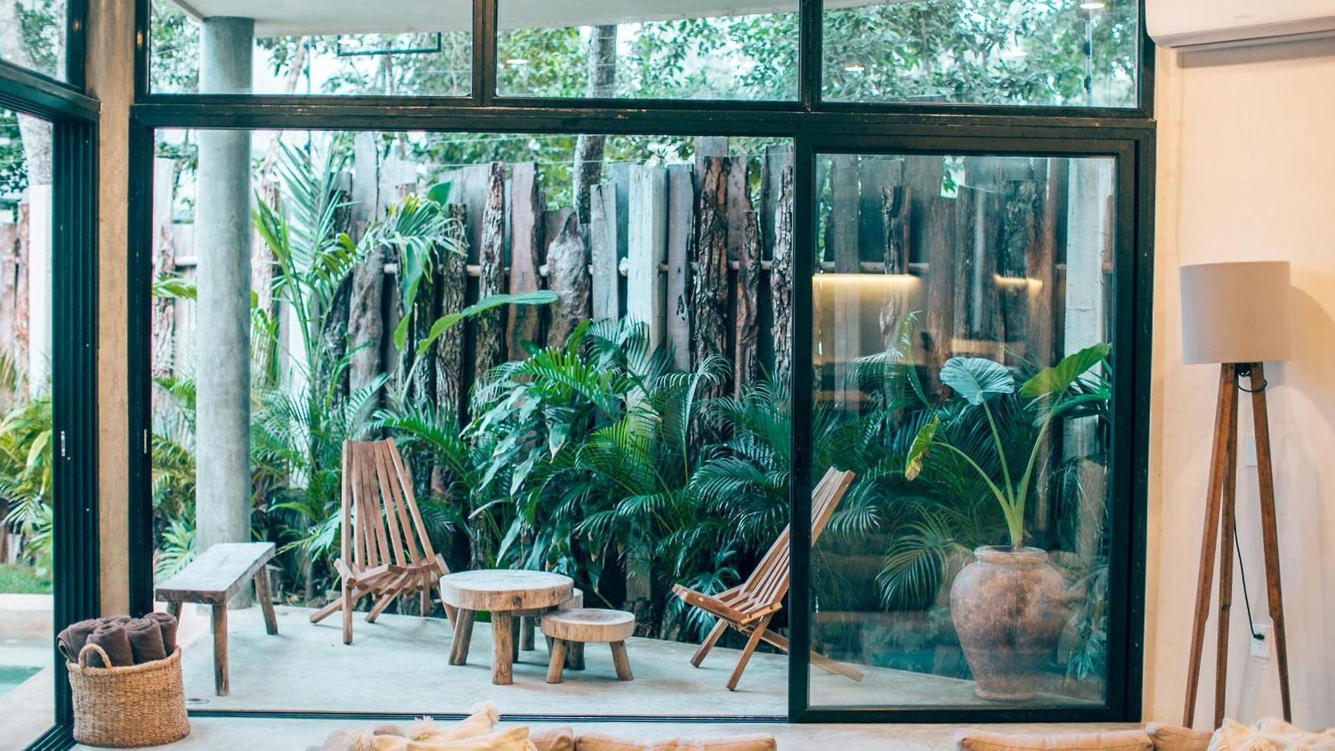 Round Luxury Jungle Priv Pool-concierge 4a *