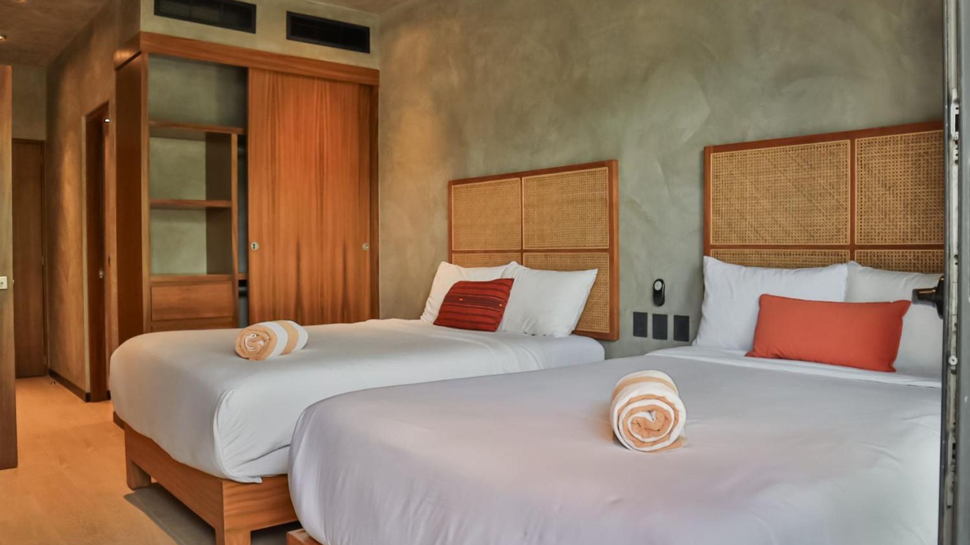 Impresionante Tuk Apartahotel