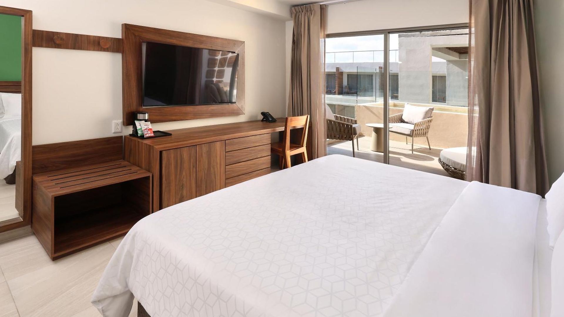 By Ihg Hotel 4*