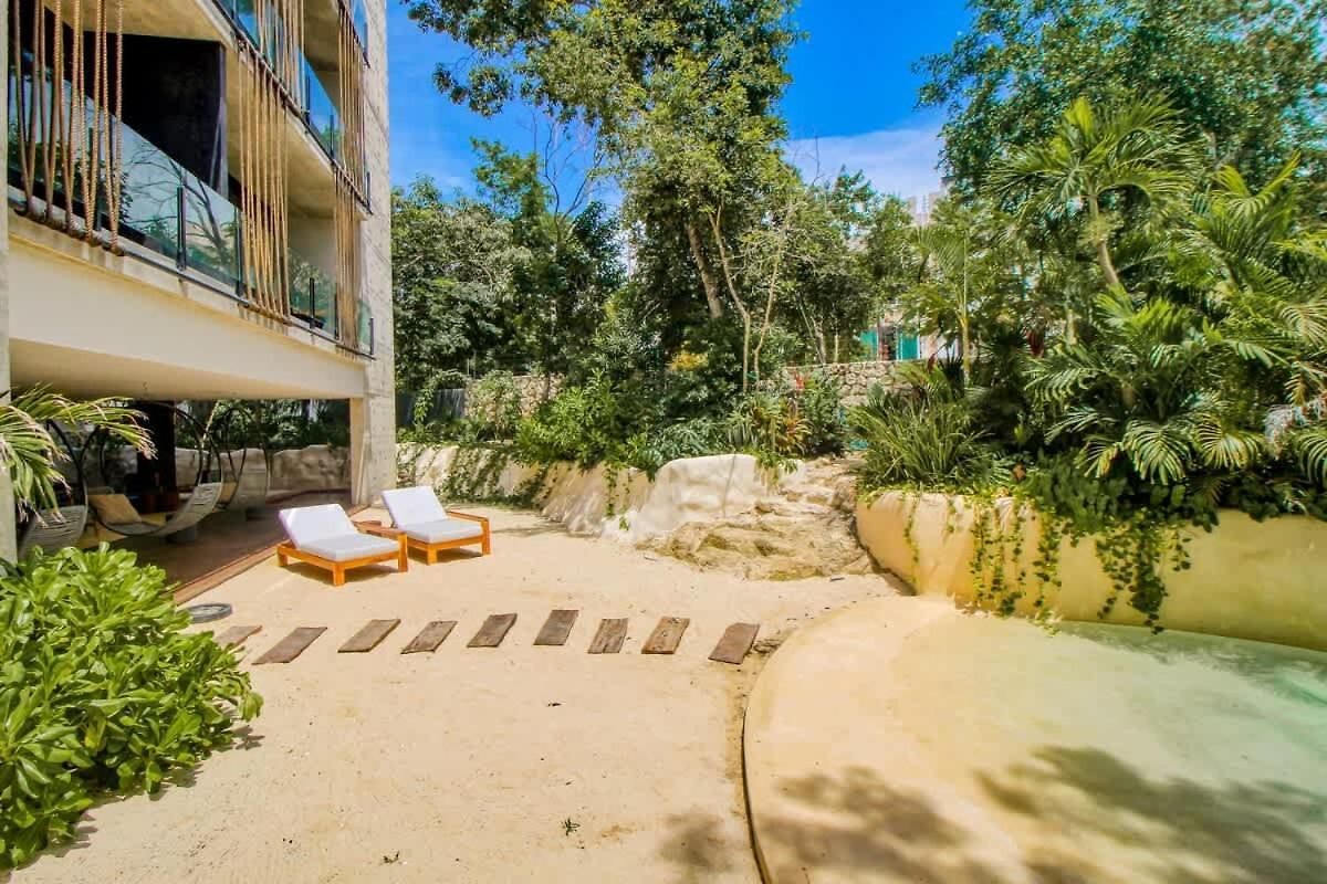 Main Street To The At Coba Av Apartment
