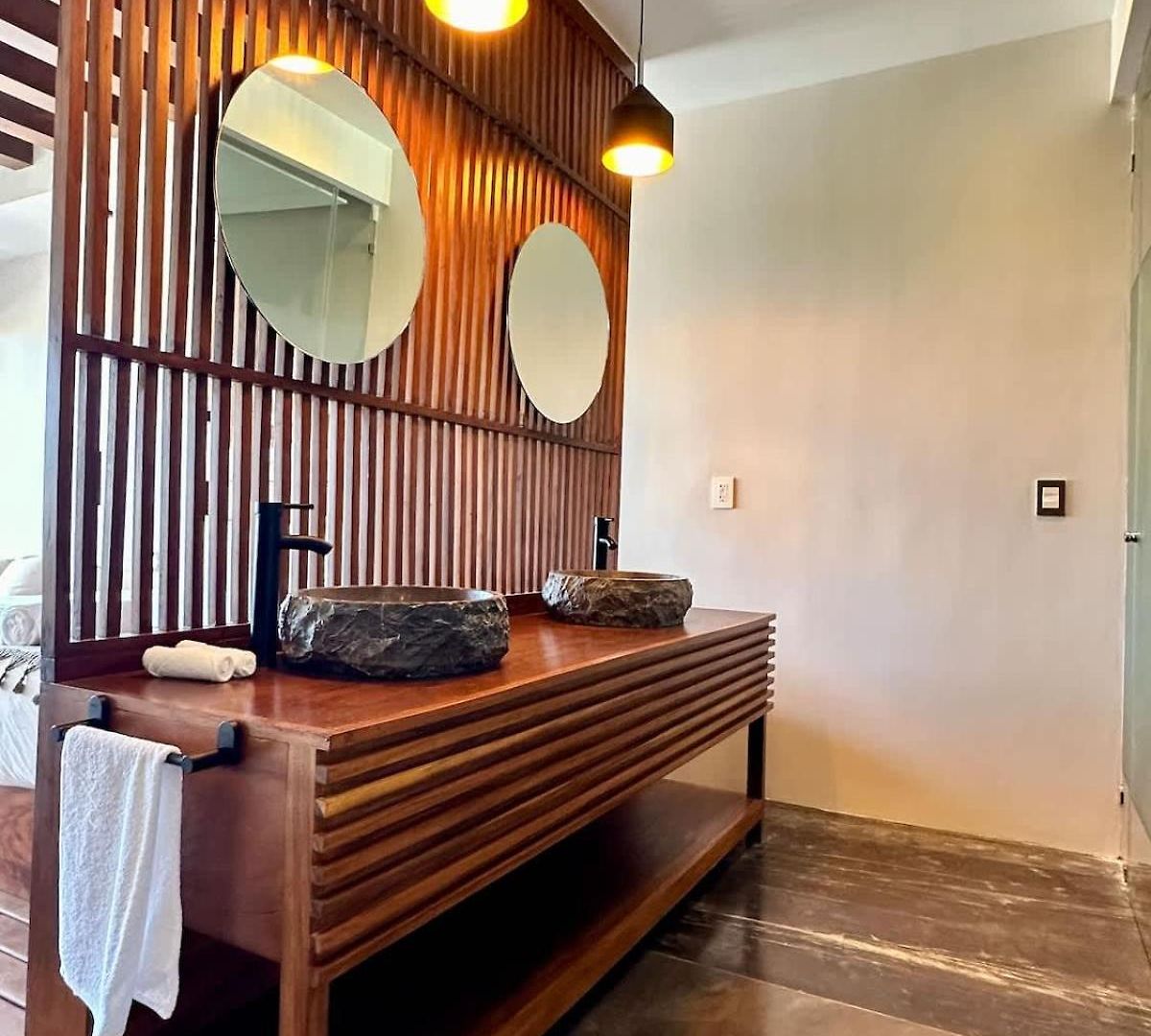 Relaxing Lakeside Retreat Pool, Hot Tub Y Patio Inn Tulum
