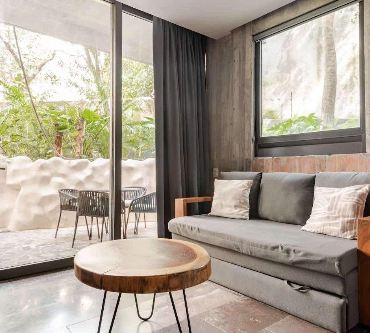 Estudio En Av. Coba 4 Personas