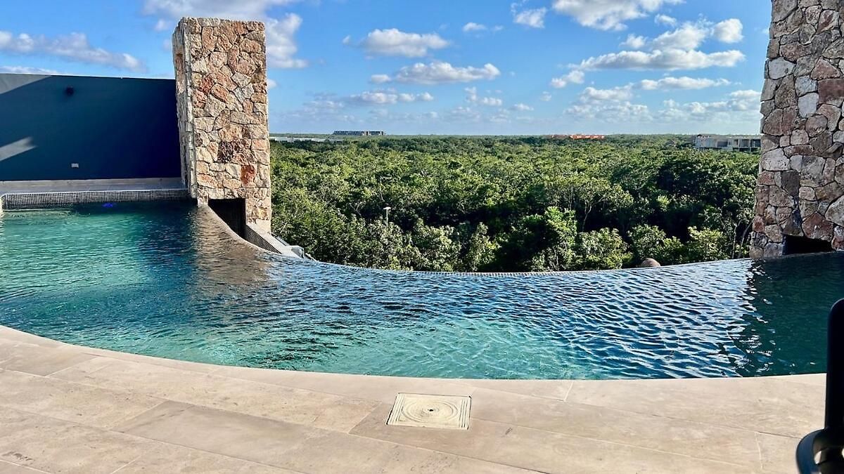 Exclusivo! 2 Dormitorios, 4 Camas, De 1 A 6 Huéspedes Con Terraza Directo A La Alberca Y Otra Alberca Azotea Wifi , Gym , Sauna, Elevador Y Mas!!! Tulum