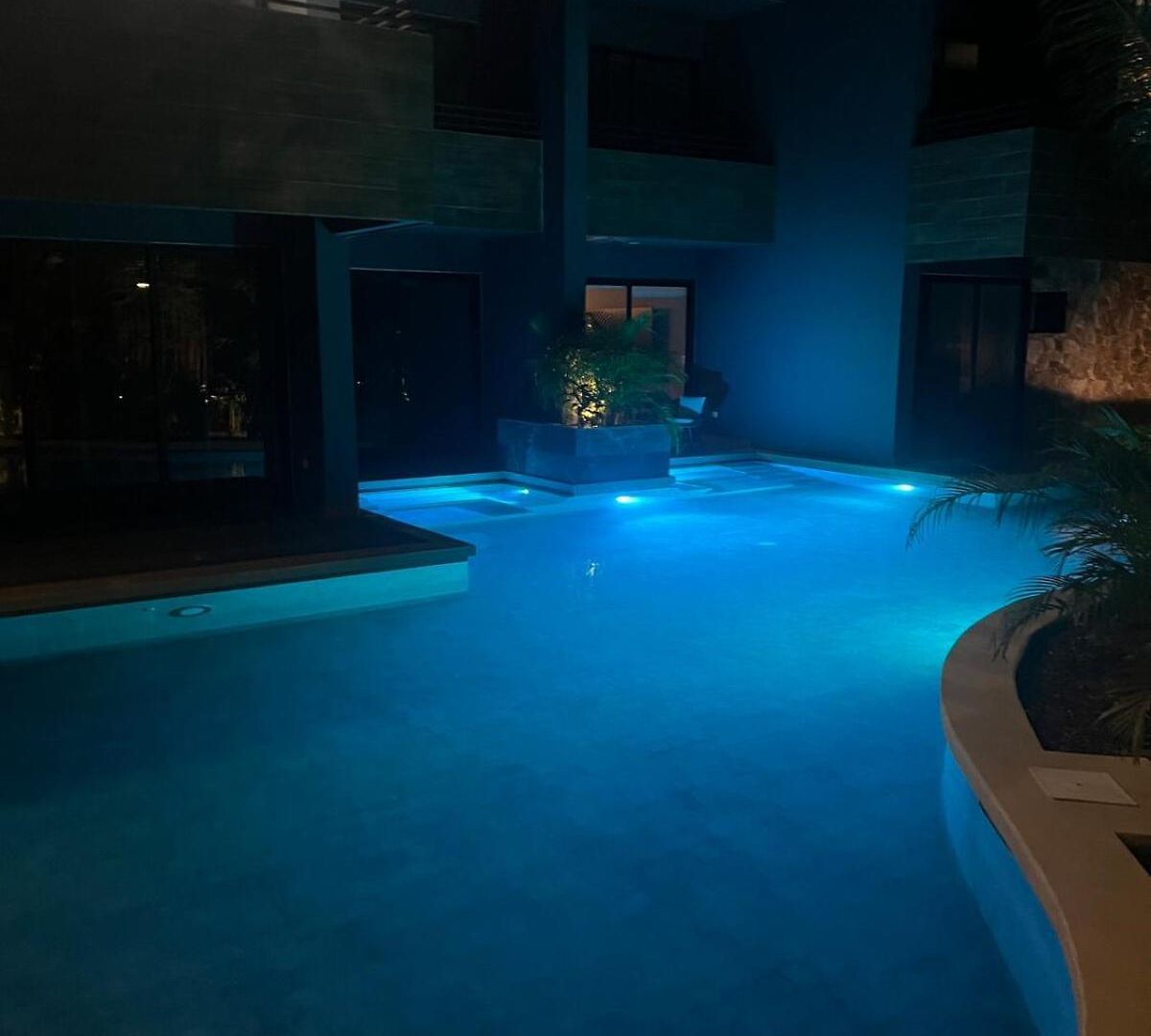 Exclusivo! 2 Dormitorios, 4 Camas, De 1 A 6 Huéspedes Con Terraza Directo A La Alberca Y Otra Alberca Azotea Wifi , Gym , Sauna, Elevador Y Mas!!! Apartamento Tulum