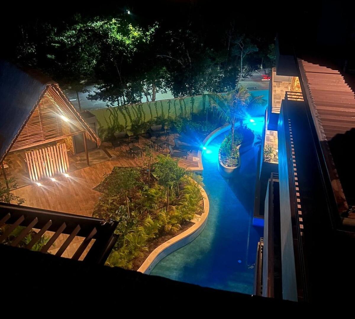 Exclusivo! 2 Dormitorios, 4 Camas, De 1 A 6 Huéspedes Con Terraza Directo A La Alberca Y Otra Alberca Azotea Wifi , Gym , Sauna, Elevador Y Mas!!! Tulum