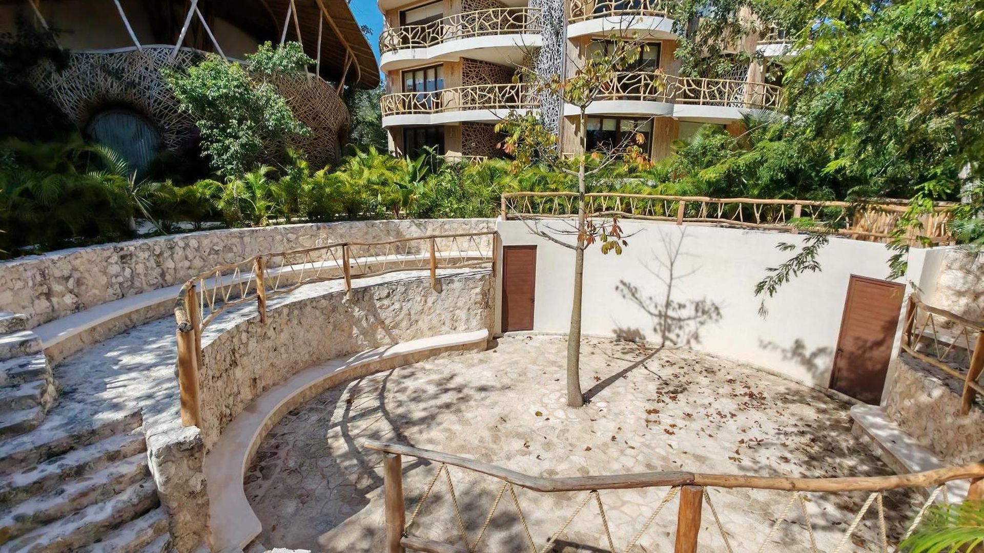 Apartment Jacuzzi Retreat Sunrise Haven *
