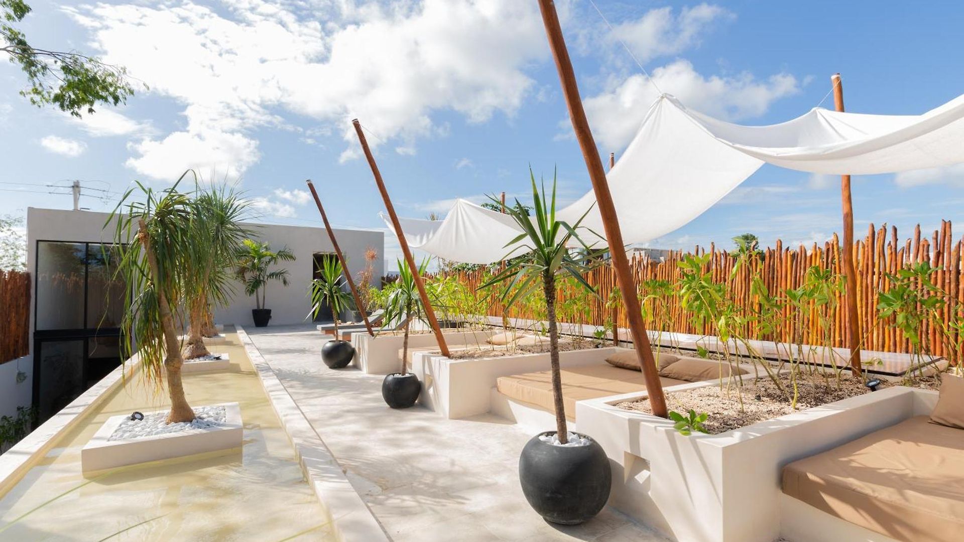 Luxury Private 23 Meters Pool & Concierge Villa