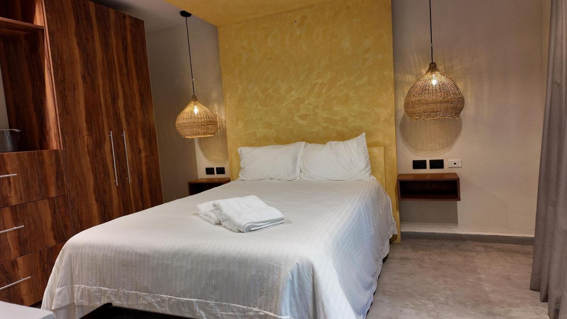 Nook Luxury Condohotel By Marea
