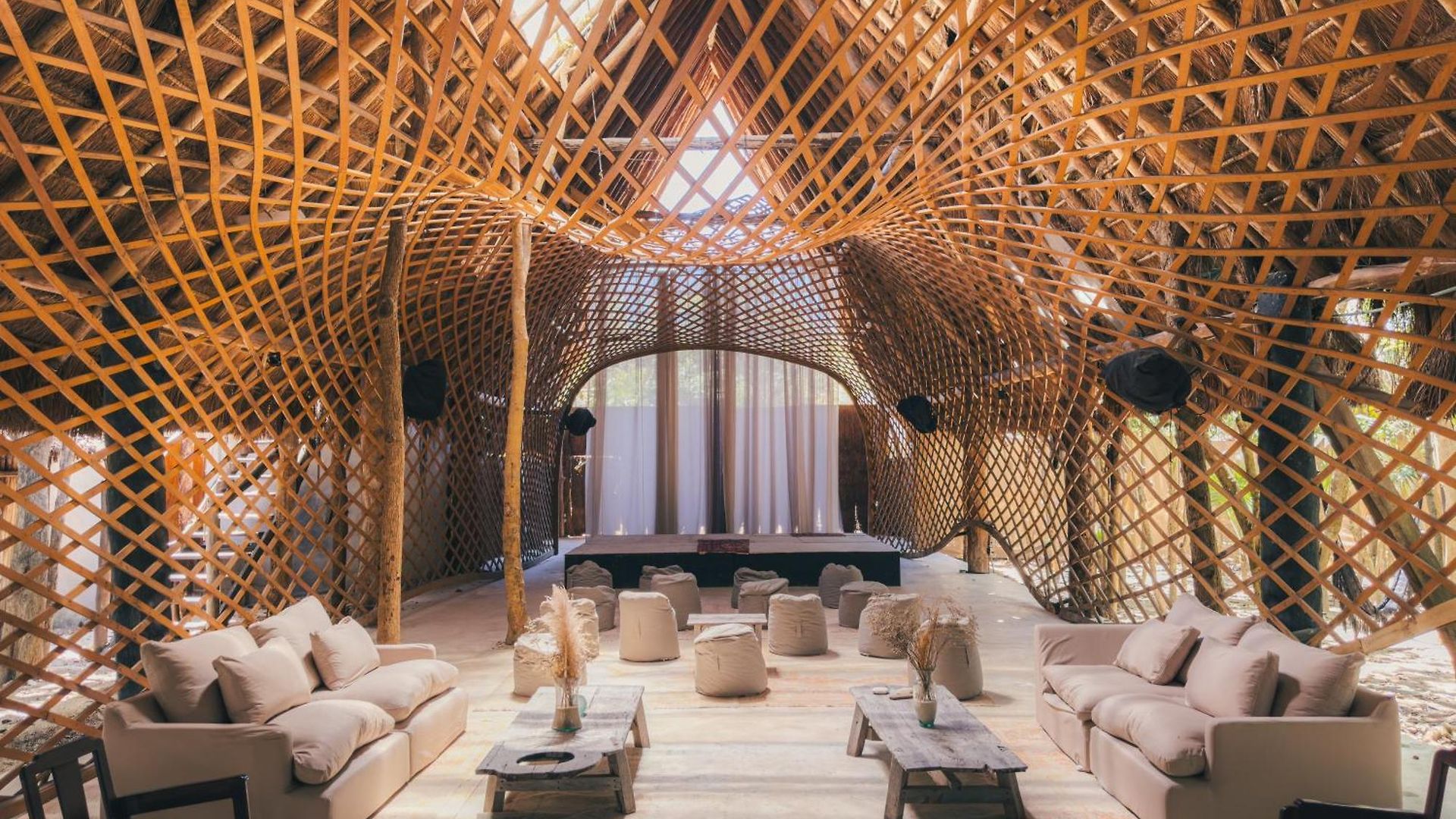 Hotel Art Village 3*