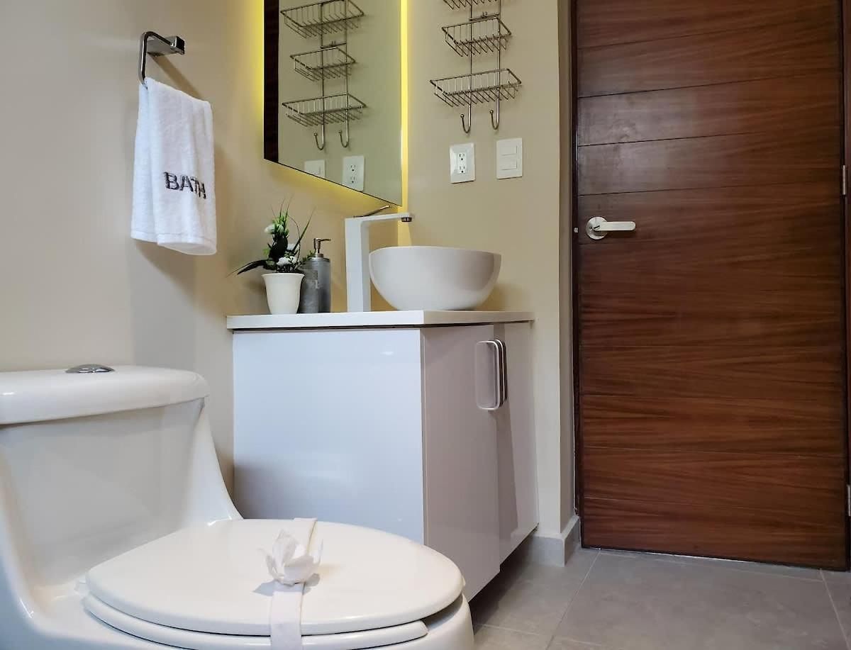 Apartment Private Jungle Cool Pool 500 Mbps Wi-fi 3 Bikes King Bed