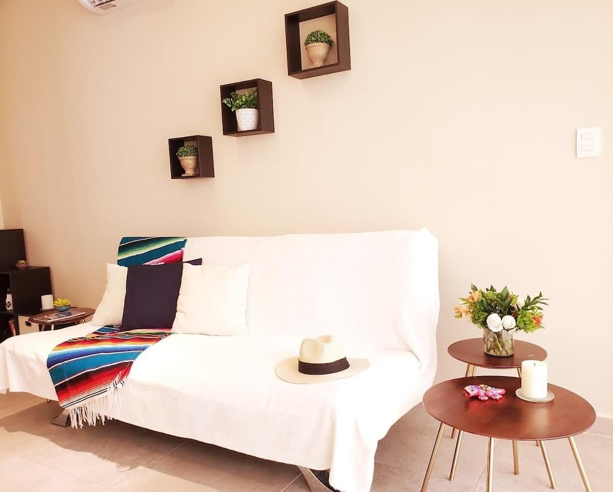 Apartment Private Jungle Cool Pool 500 Mbps Wi-fi 3 Bikes King Bed *
