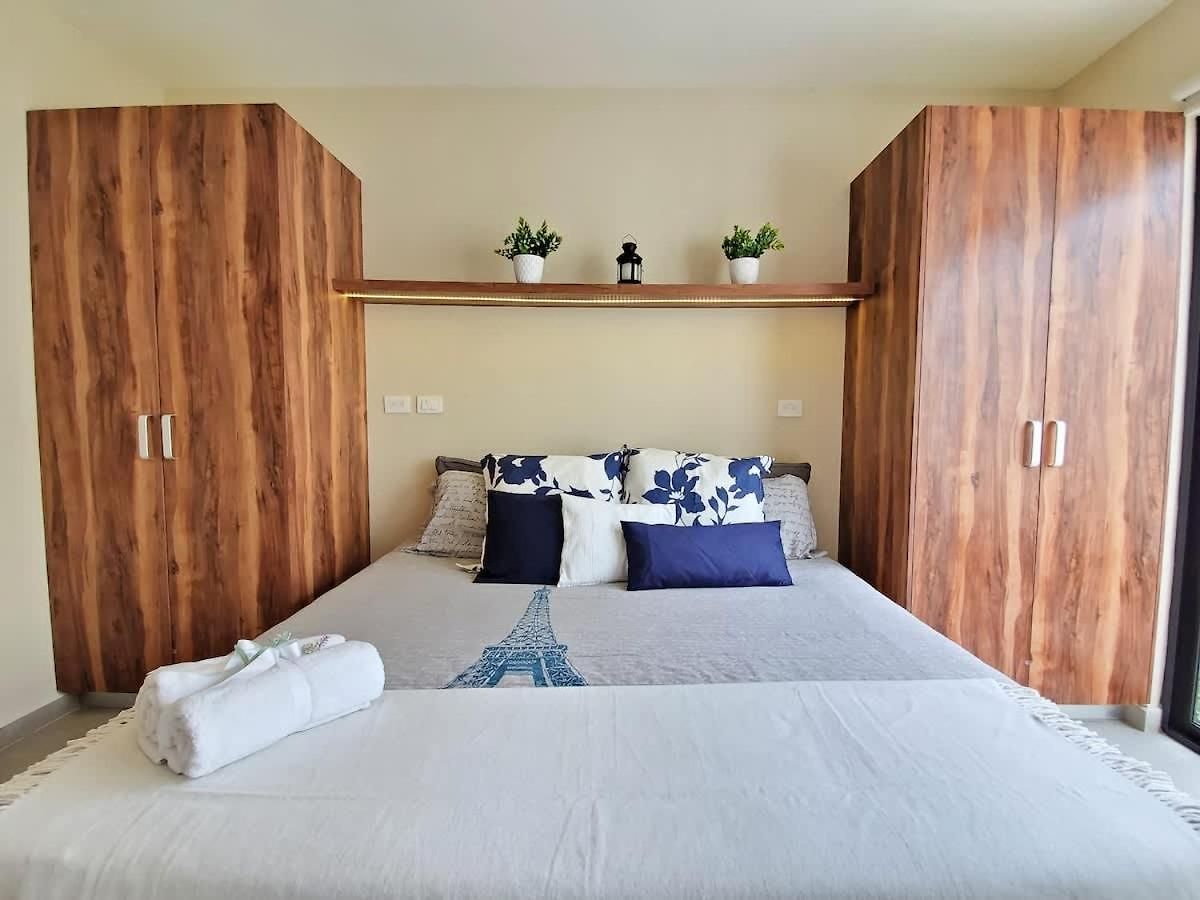 Private Jungle Cool Pool 500 Mbps Wi-fi 3 Bikes King Bed *