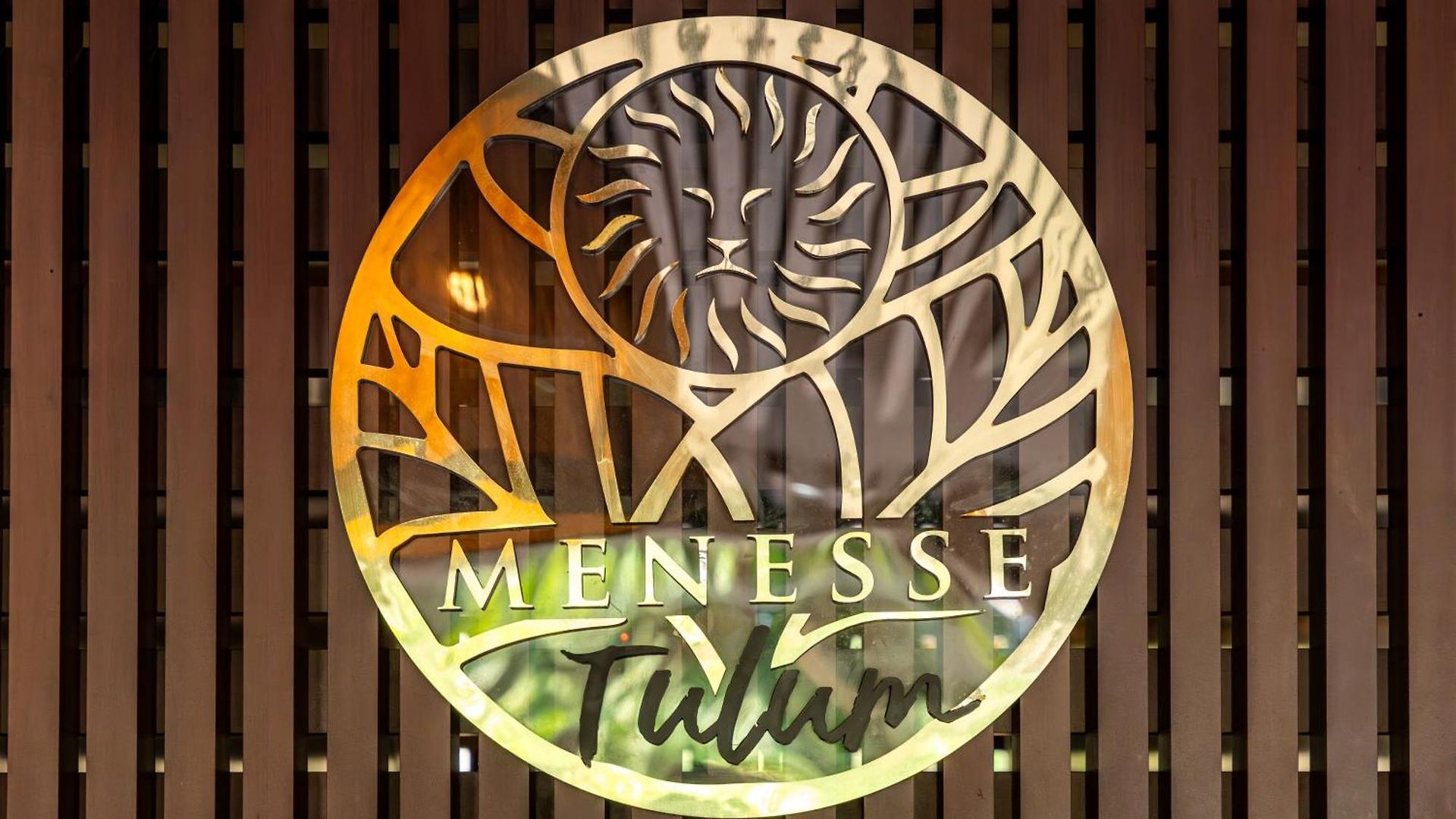 Menesse 4*