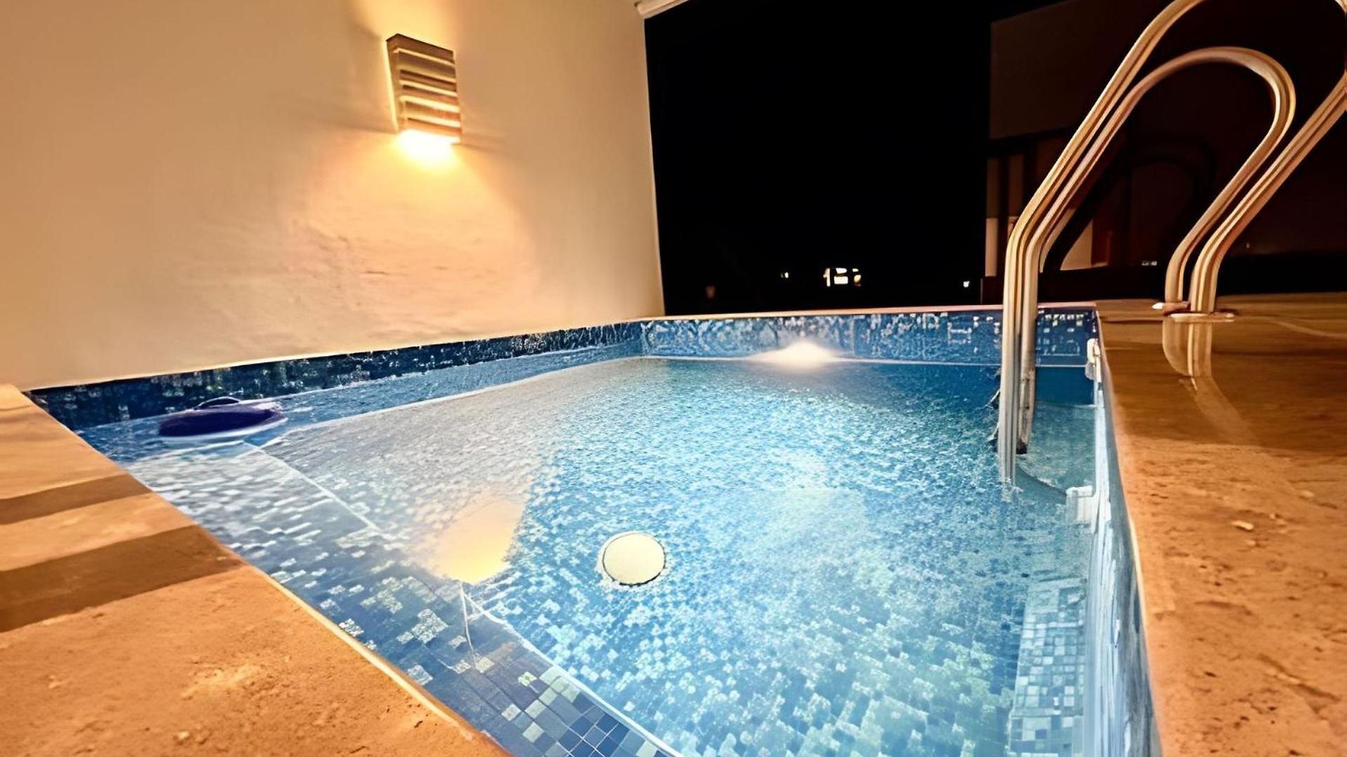 Departamento Con Alberca Privada En