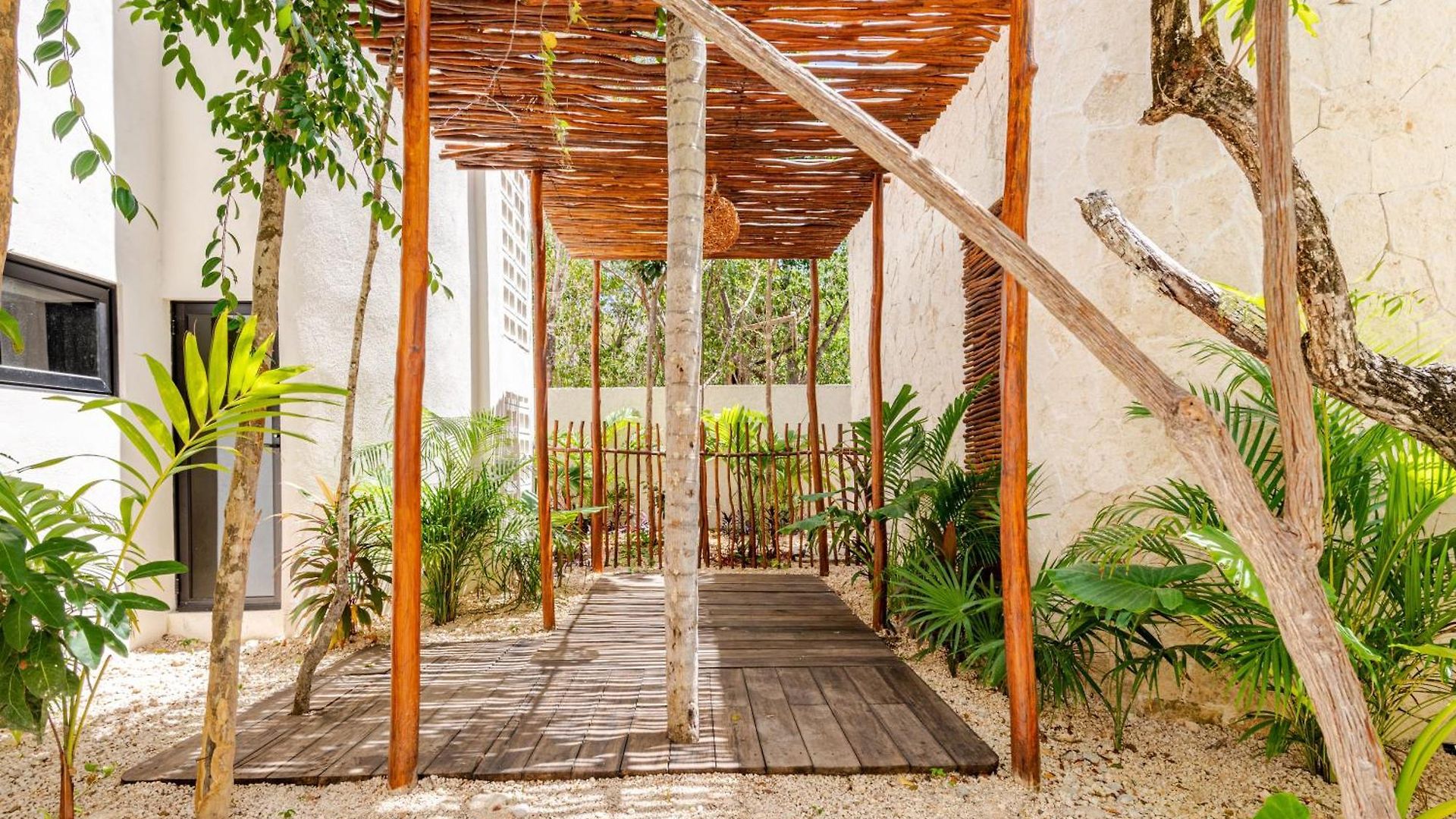 Villa Ocean Breeze - A Few Steps From The Beach!