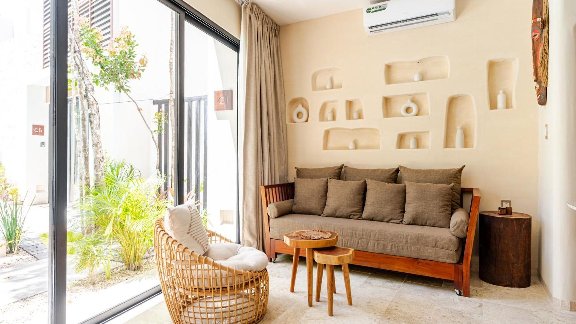 Villa Ocean Breeze - A Few Steps From The Beach! *