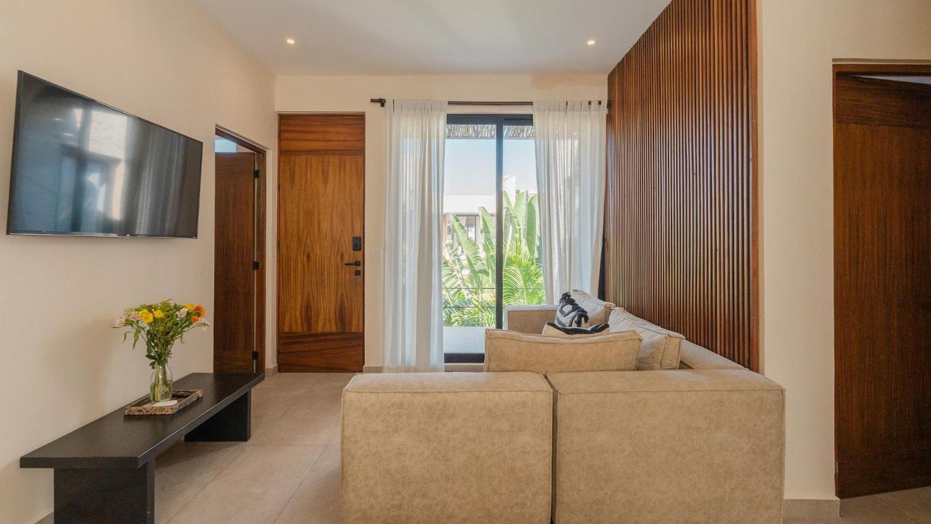 Toh - 2 Bedroom Apartment *