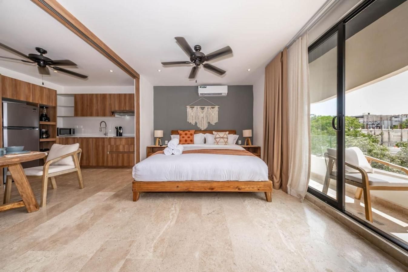 Holiday home King W Private Balcony Rooftop Pool And Gym