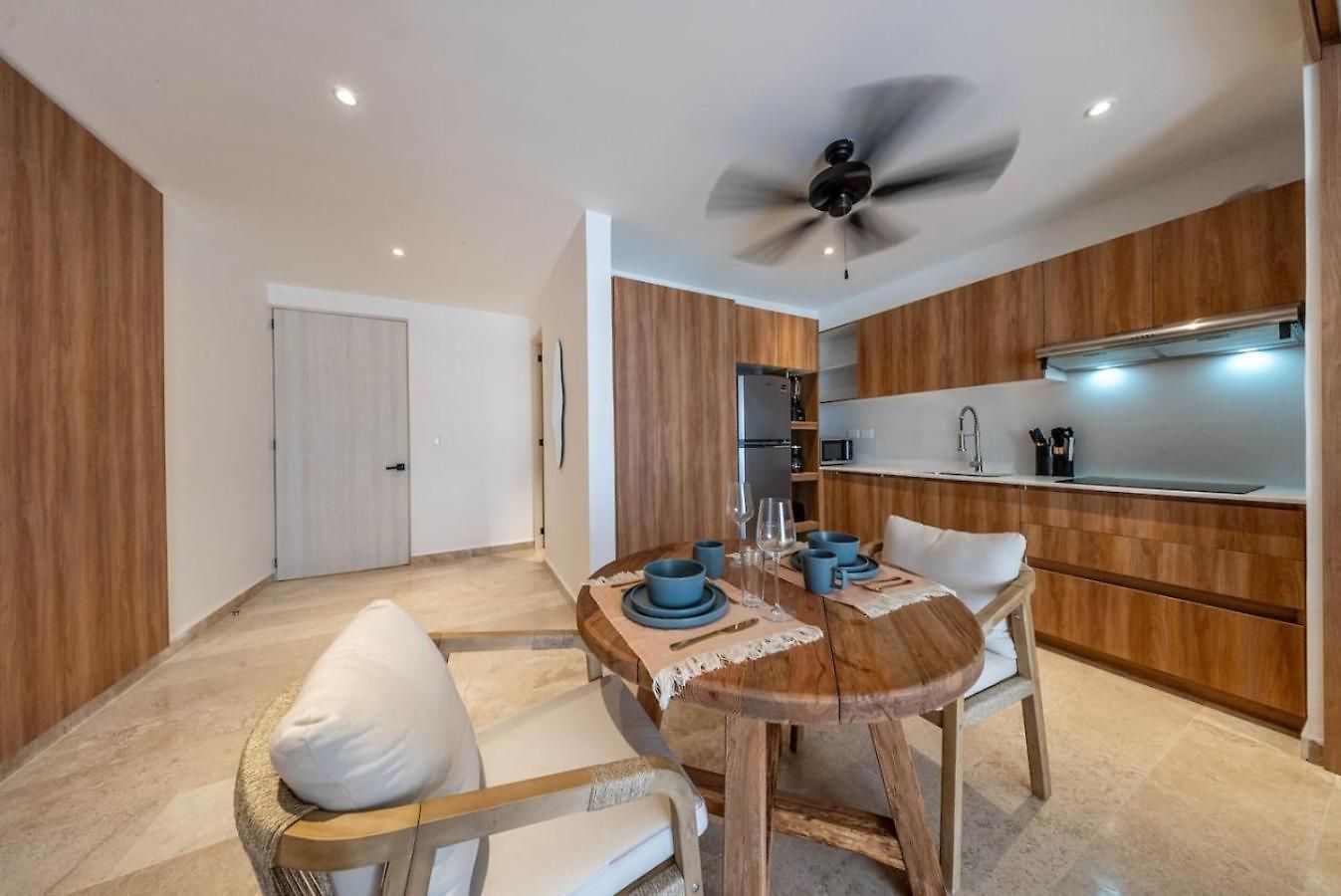 Holiday home King W Private Balcony Rooftop Pool And Gym *