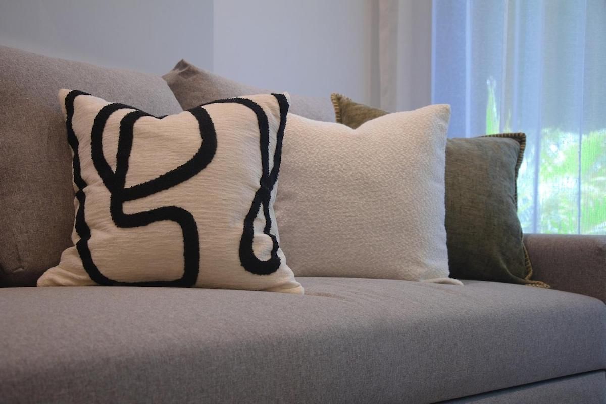 Luxurious 2br In With Breathtaking Views *