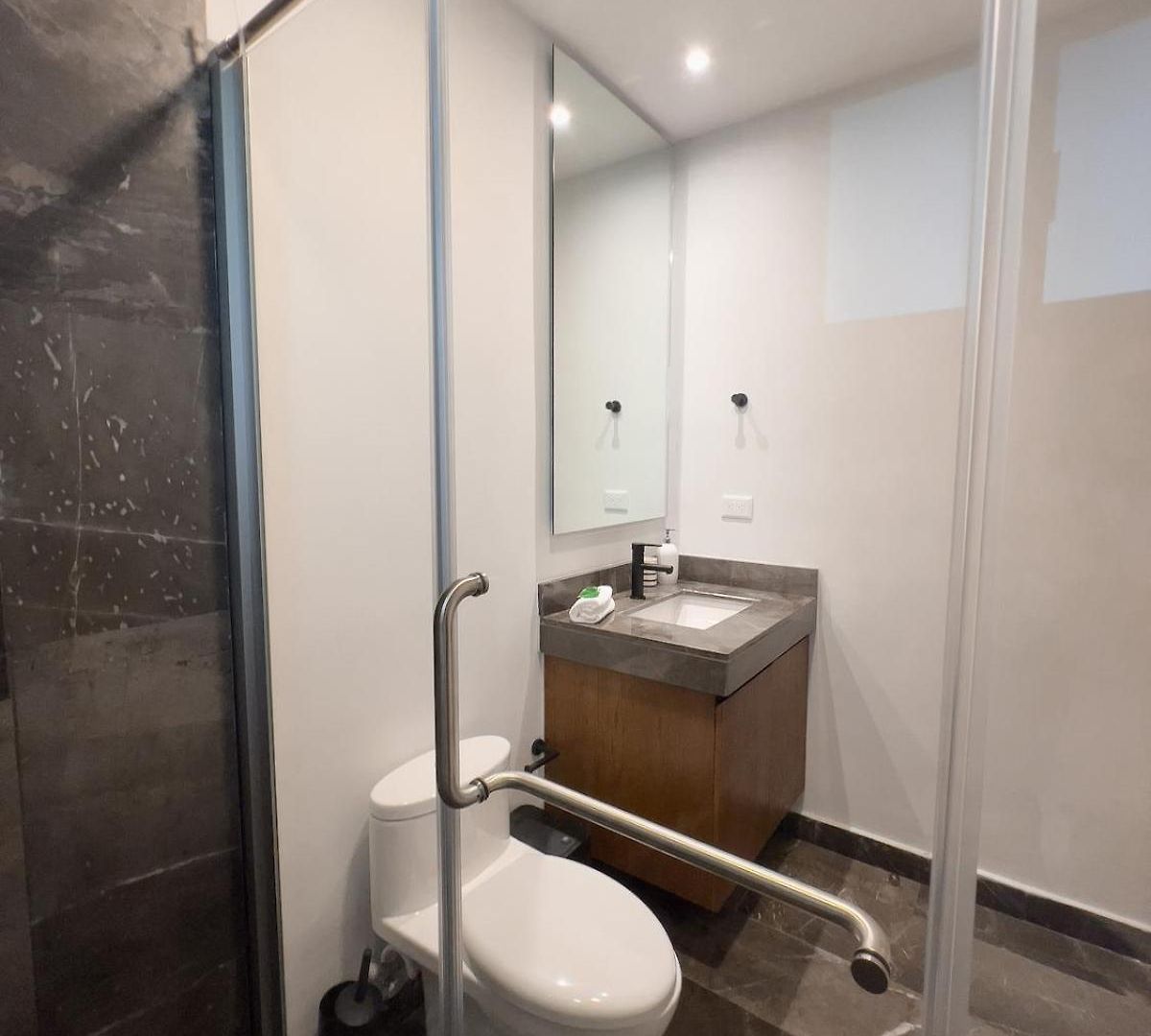 Luxurious 2br In With Breathtaking Views *