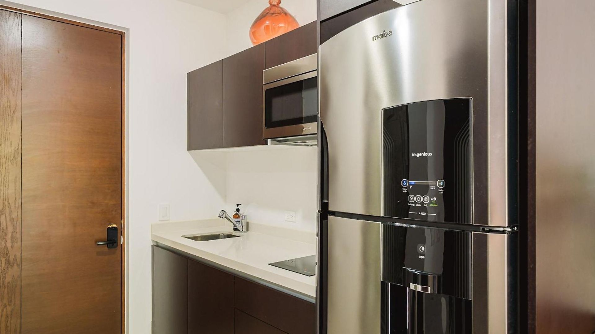Apartment 2br Sun Lover's Nest W Gym Rooftop *