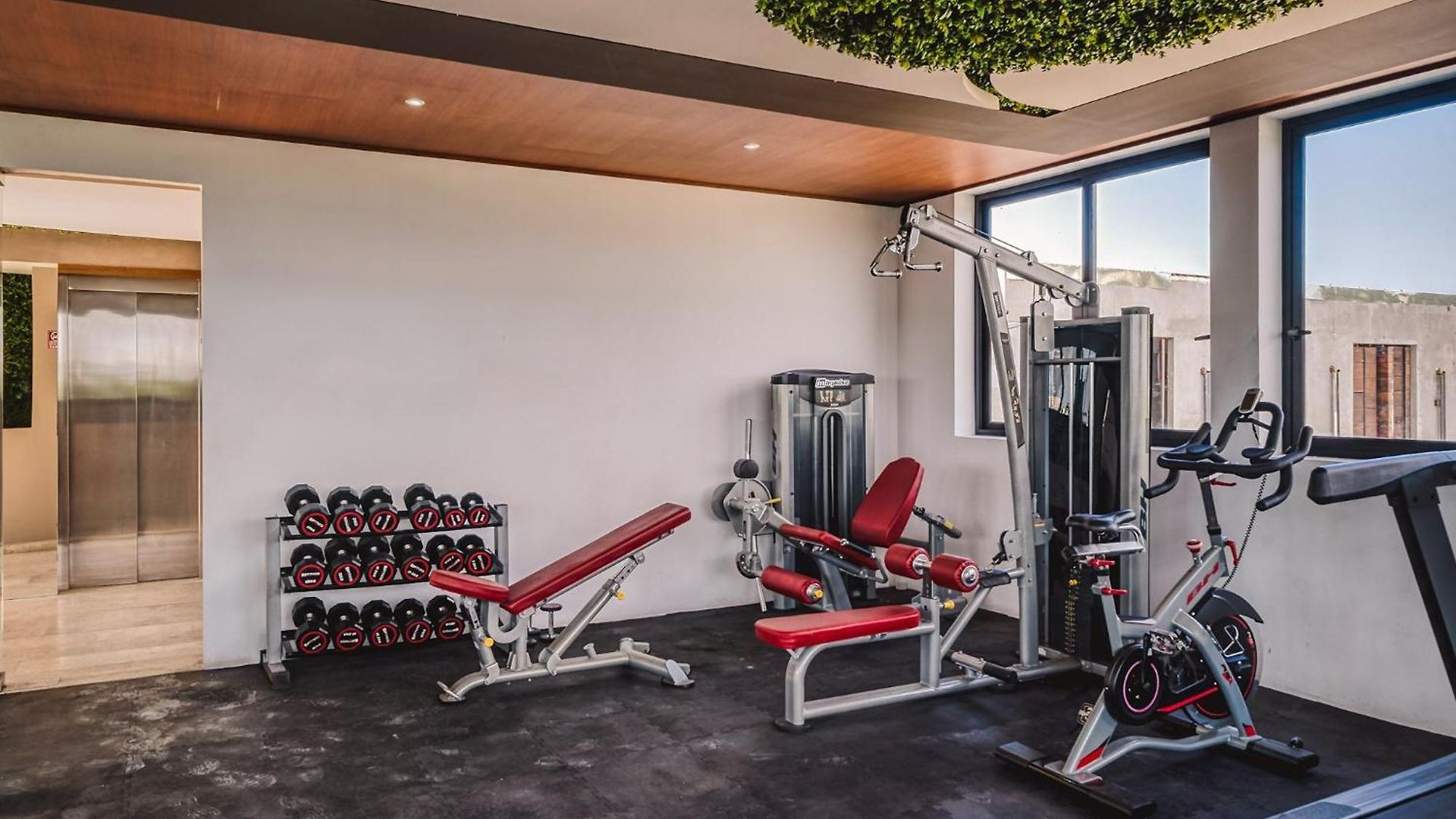 2br Sun Lover's Nest W Gym Rooftop